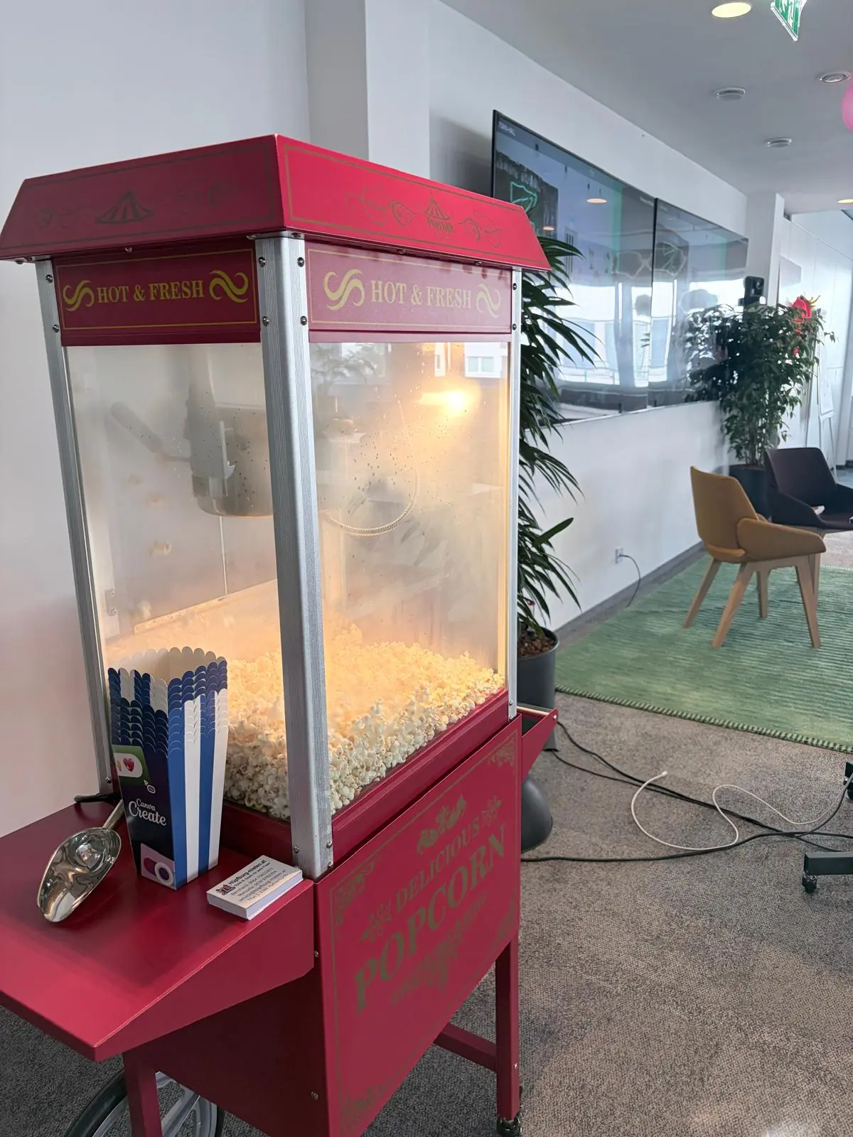 Betreuter Popcornstand bei einer Veranstaltung